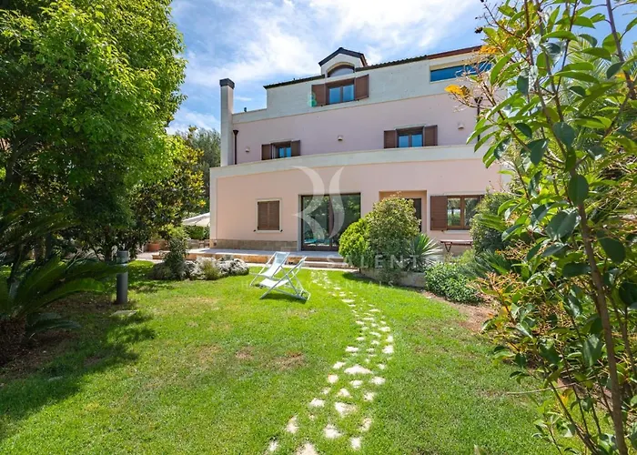 Villa Rapolla by RivedelSalento Lecce